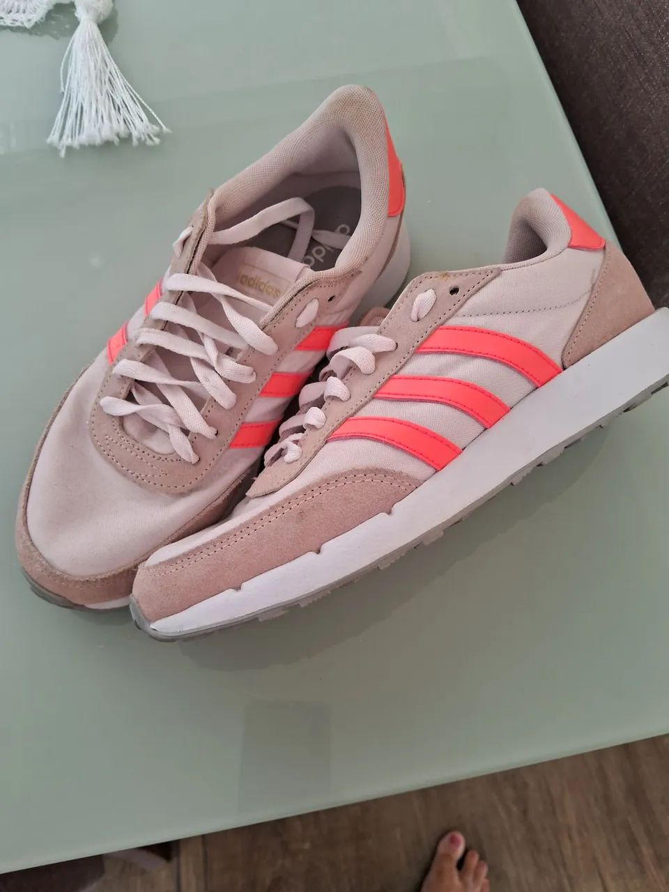 Tênis Adidas - Tamanho 38 - Foto 2
