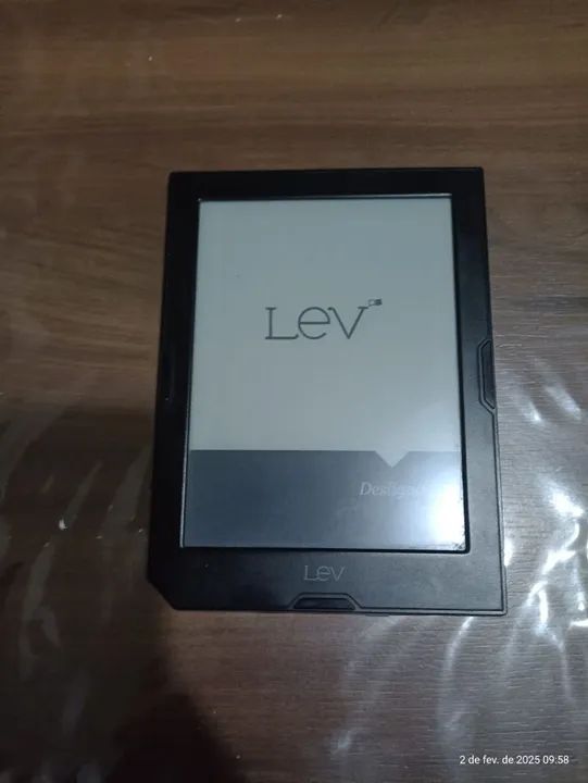 Leitor de livros digitais Lev Fit da Saraiva 