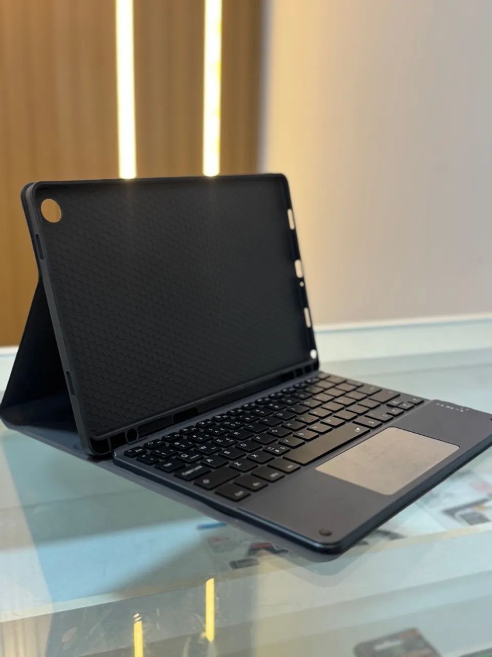 Capa Tablet A9+ Courinho c/ Teclado Bluetooth e Mouse - Foto 2