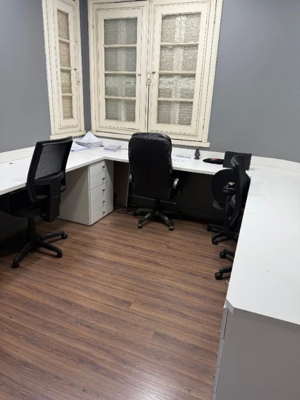 BANCADA DE ESCRITÓRIO COM 15 GAVETAS - Foto 5