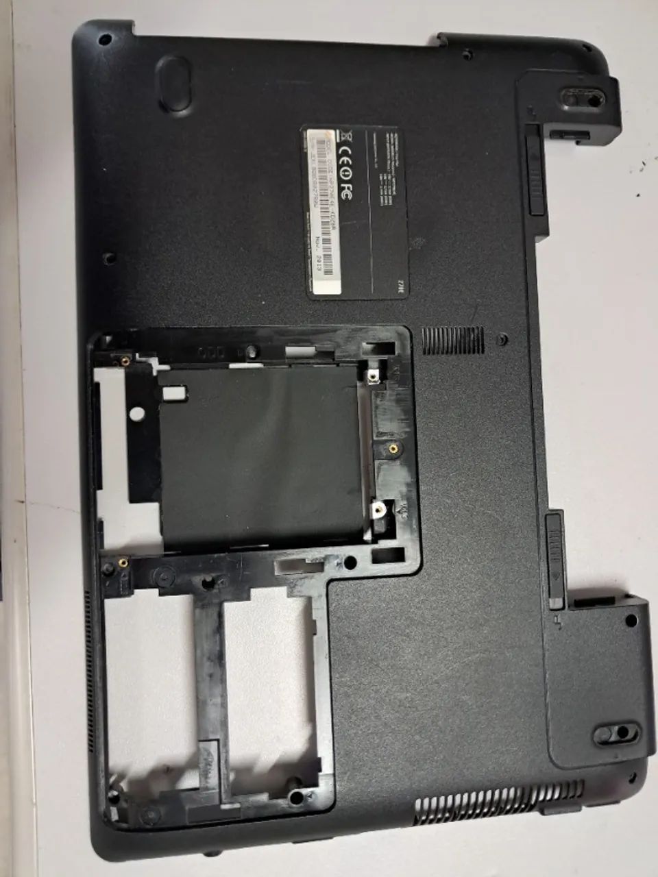 Carcaça Caixa Base Samsung NP270E4E-KD2BR - Foto 2