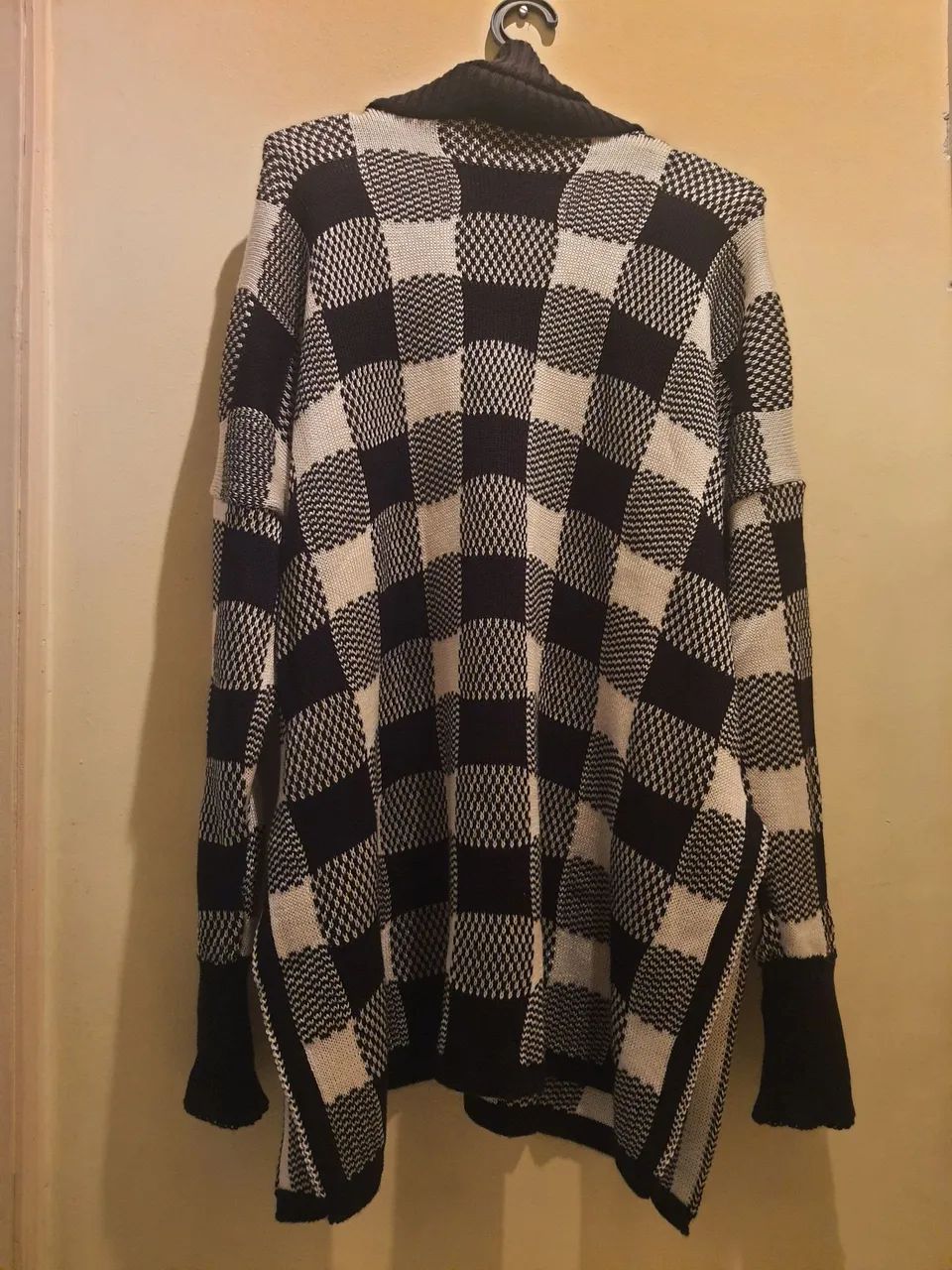 Poncho xadrez preto e branco - Foto 2
