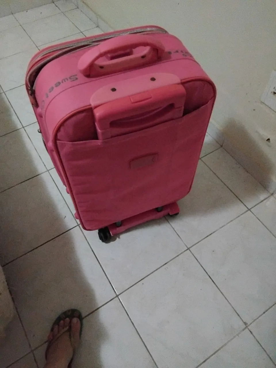 Mala de viagem rosa com rodinhas - Perfeita para suas viagens!