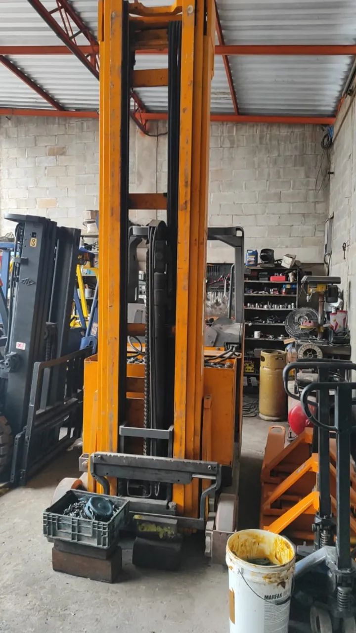 Empilhadeira eletrica Jungheinrich ETM320 - Foto 4