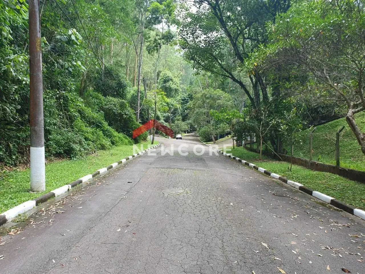 Lote em condomínio em Alameda Bem-te-vi - Jardim Itatiaia - Embu das Artes/SP