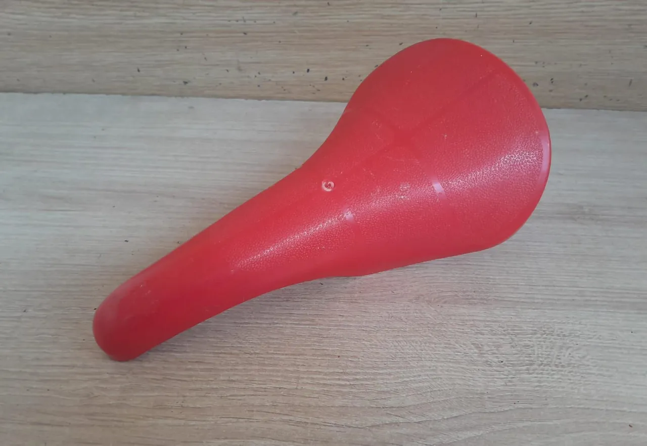 Selim de bicicletacaloi cross vermelho