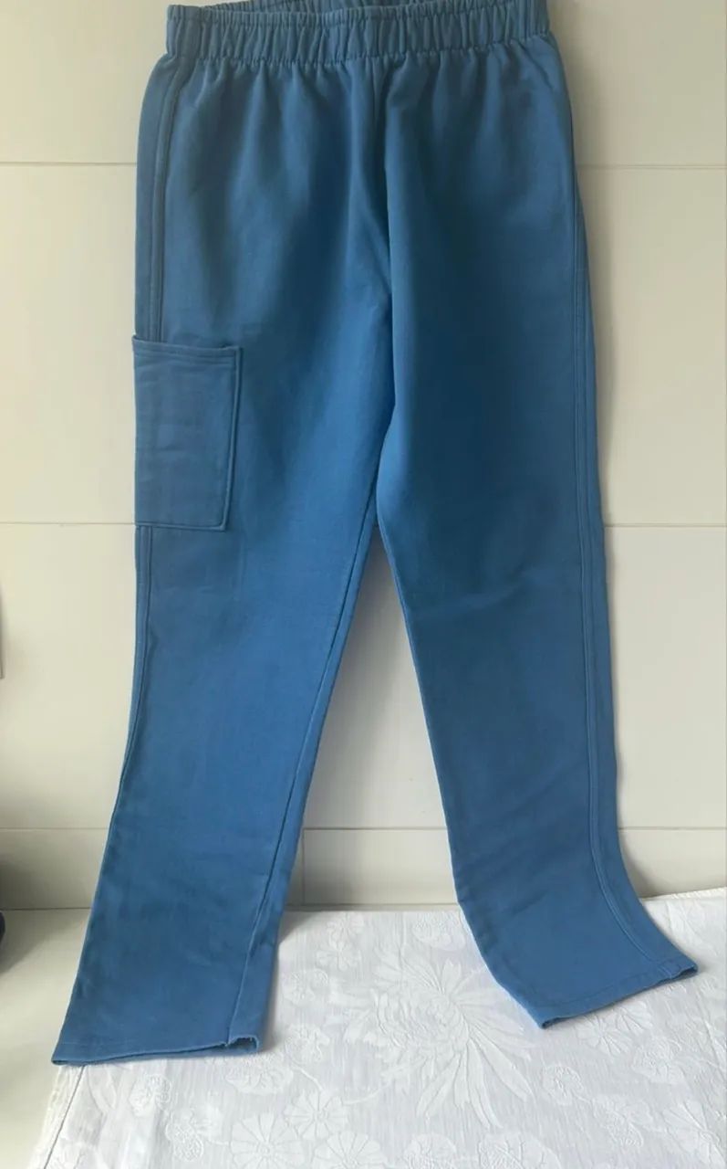 Calça de moletom infantil azul claro com bolso lateral Kyly  - Foto 2