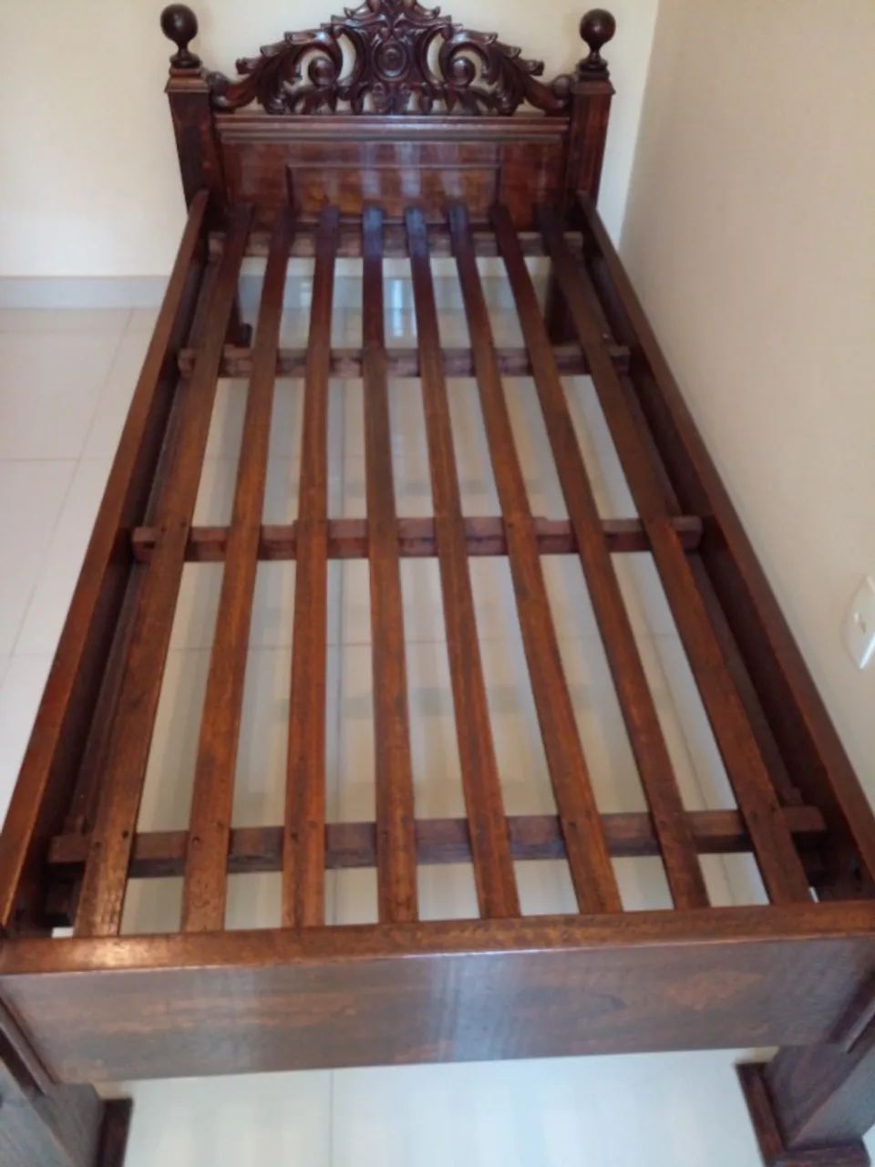 Single Solid Wood Bed.64962121699586122