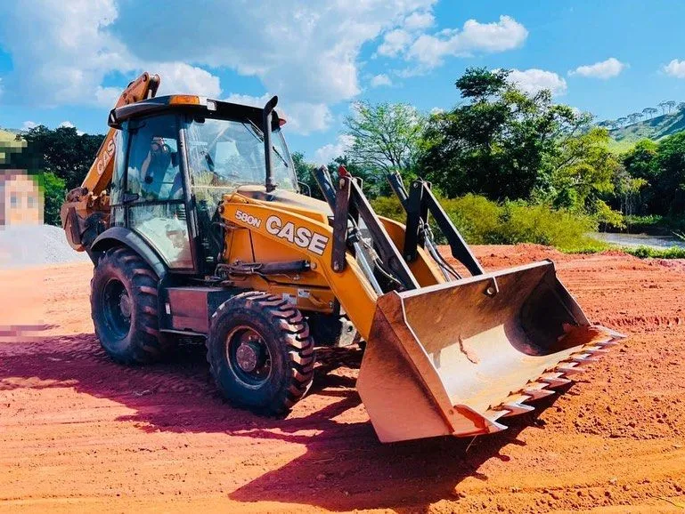 RETROESCAVADEIRA CASE 580 N 2022