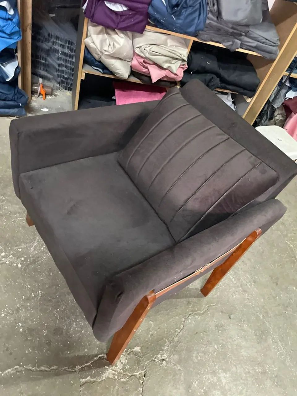 Poltronas Orion em Veludo Elegantes e Confortáveis - Foto 5