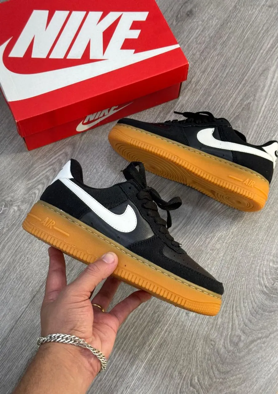 Tênis Preto Nike Air Force 1 Low