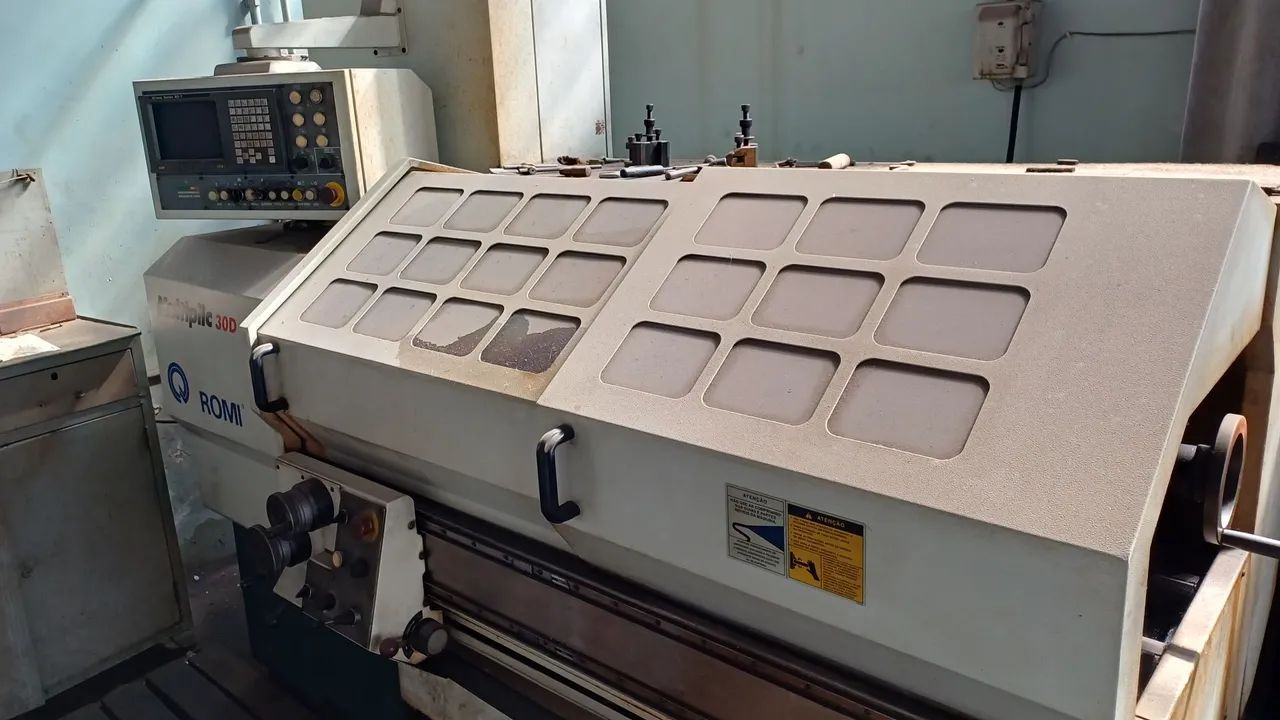 Torno CNC ROMI Multiplic 30D - GE Fanuc 20-T troca por carro 85 K meia nota ou 95K cheia - Foto 3