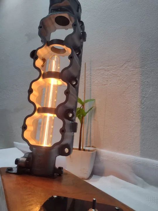 Luminária Industrial de Motor de Carro - Peça Única - Foto 6