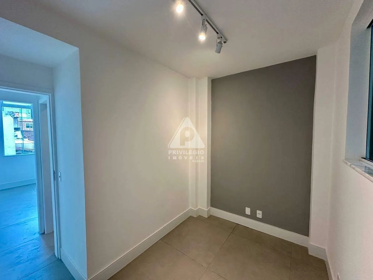SALA QUARTO COM DEPENDÊNCIA REVERTIDO PARA 2 QUARTOS LINDAMENTE REFORMADO EM RUA TRANSVERS - Foto 5