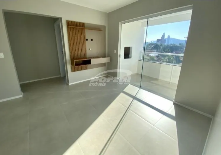 Apartamento 2 dormitórios, SEMI MOBILIADO, próximo a Vila Germânia no Bairro Velha em Blum
