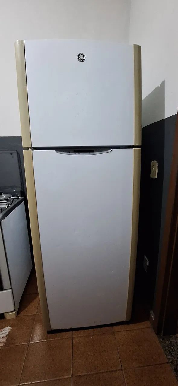 Geladeira GE - Frost Free