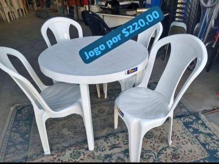 Conjunto de Mesa com 4 Cadeiras Plásticas Brancas64276680712065120