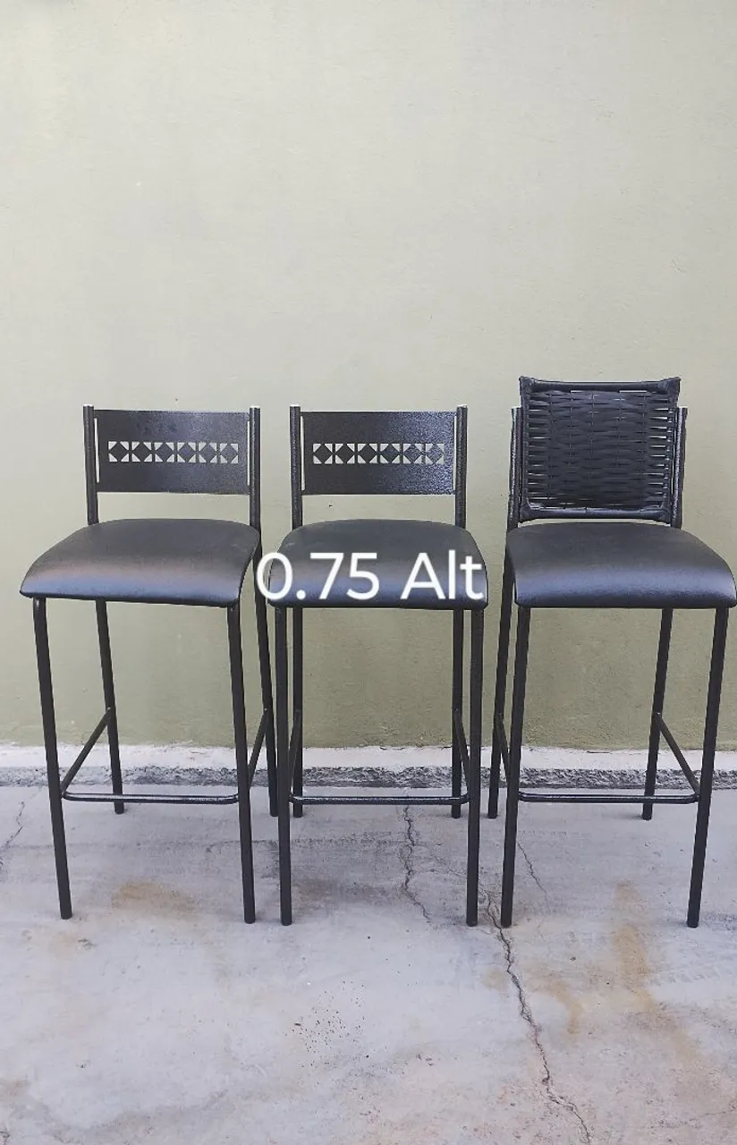 Promoção! Preço de custo! Três banquetas de ferro. 79,00 Cada