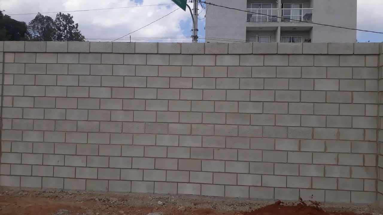 Pedreiro bloqueiro 
