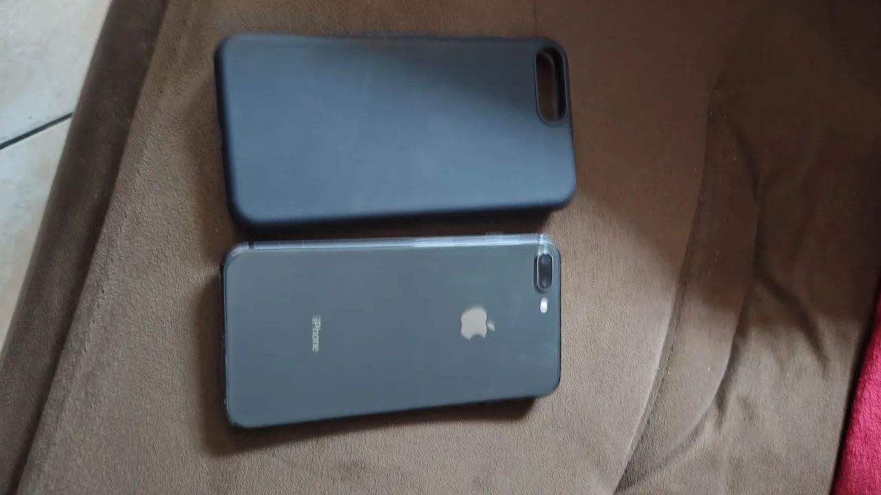Vendo ou troco iPhone 8 plus 256 Gigas funcionando perfeitamente  - Foto 3