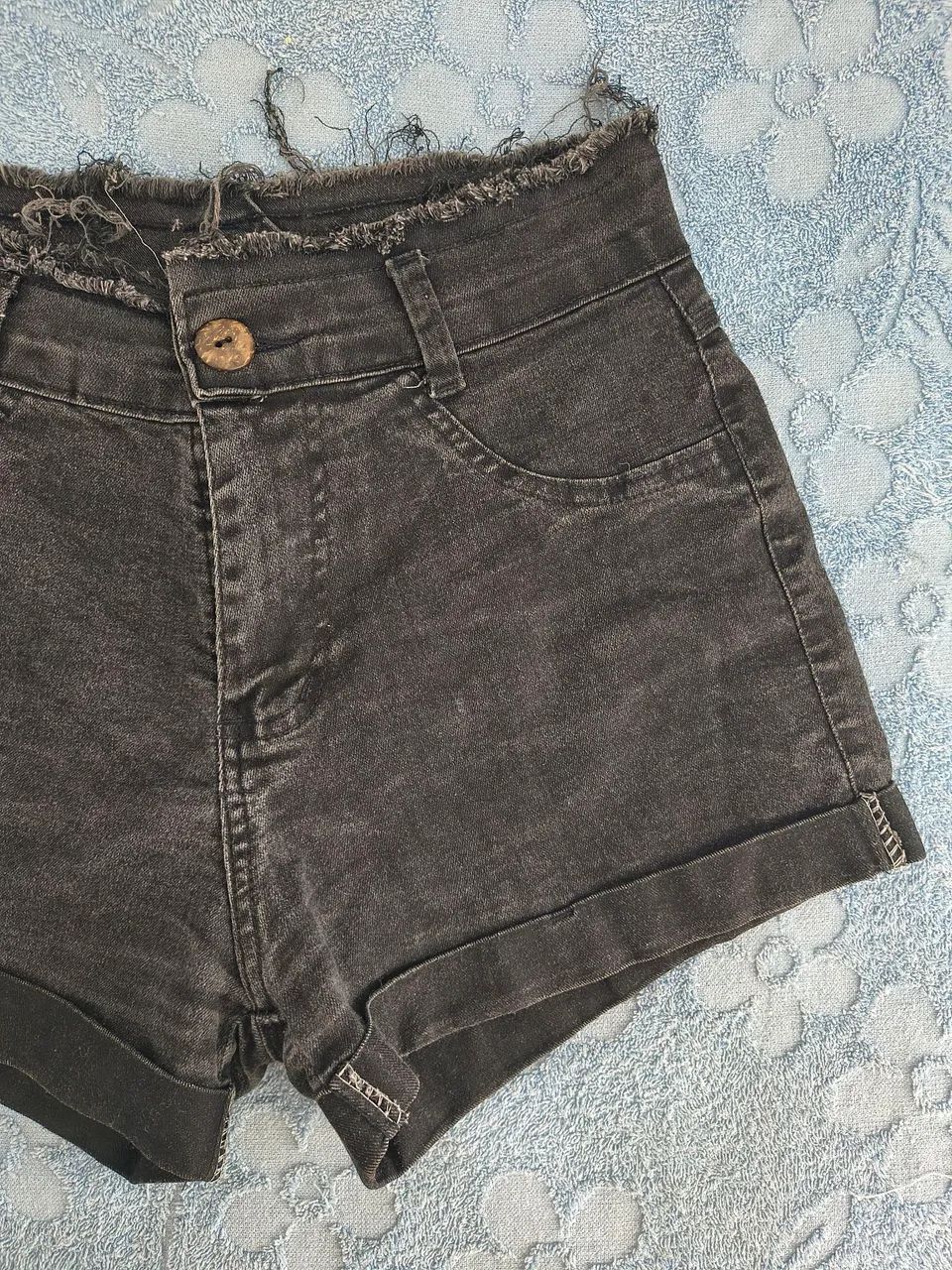 Short Preto Curto com Lycra - Foto 2