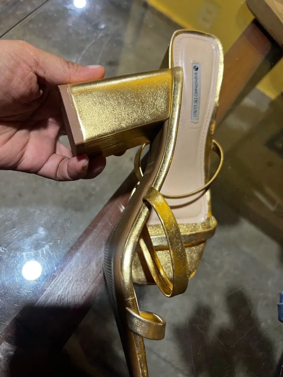Sandália sapatinho de luxo dourada  - Foto 2