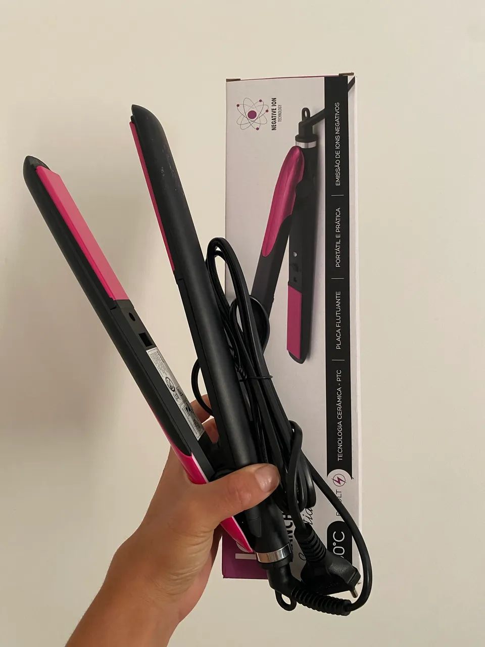 Chapinha Nova/ Prancha Alisadora para Cabelos Essencial Bivolt Iamo  - Foto 3