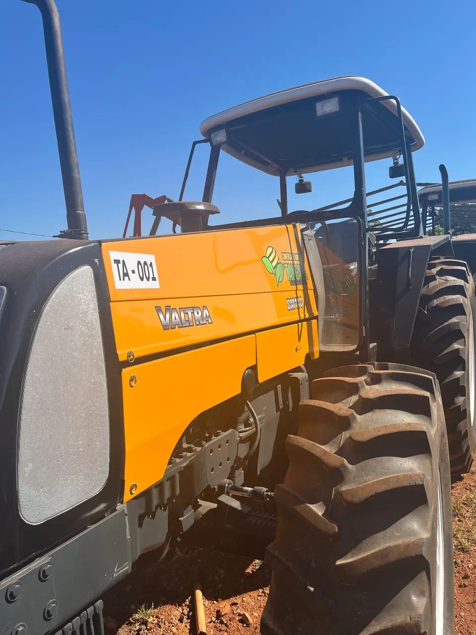 Trator Valtra BM 110 ano 2003 Revisado  - Foto 4