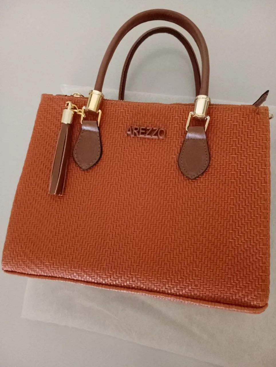 Vende se bolsa de mão nova sem uso  - Foto 4