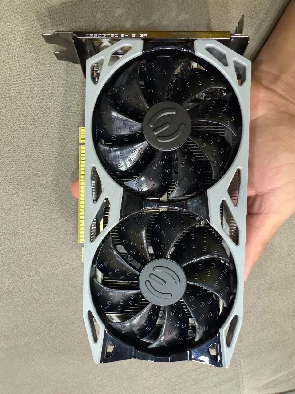 Placa de vídeo GTX 1660 super