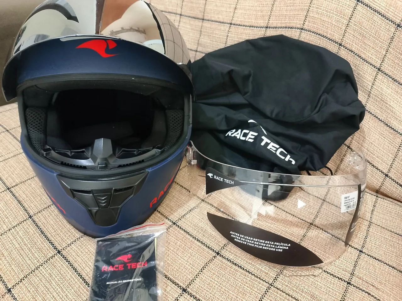 Vendo capacete RACE TECH tamanho 58 novo vai com as 2 viseira valor 250 - Foto 7