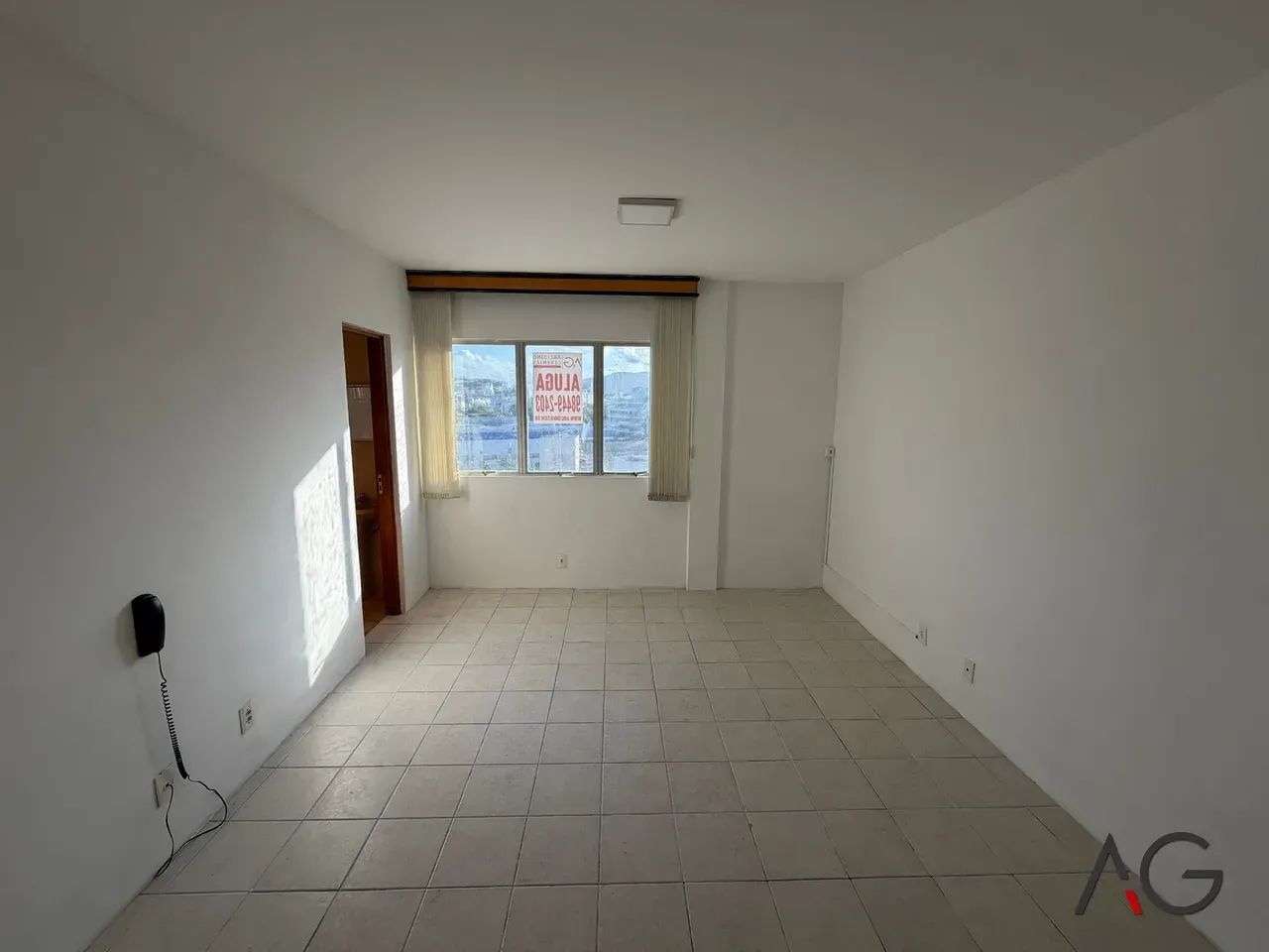 Sala para aluguel possui 27 m² em Campinas - São José - SC - Foto 5