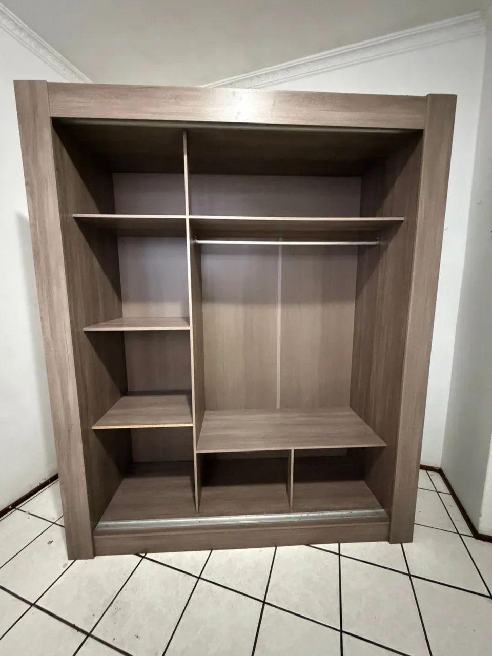 Guarda roupa, porta com espelho 
