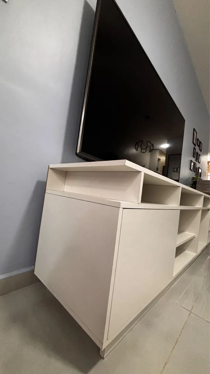 Vendo Rack em MDF branco para TV de 75? - Foto 5