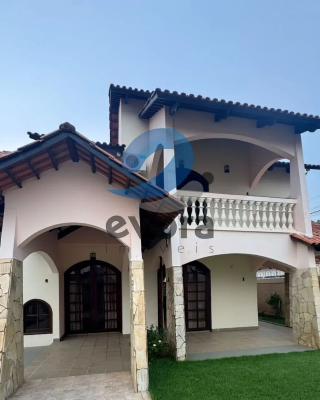 Evora vende casa no Bosque 