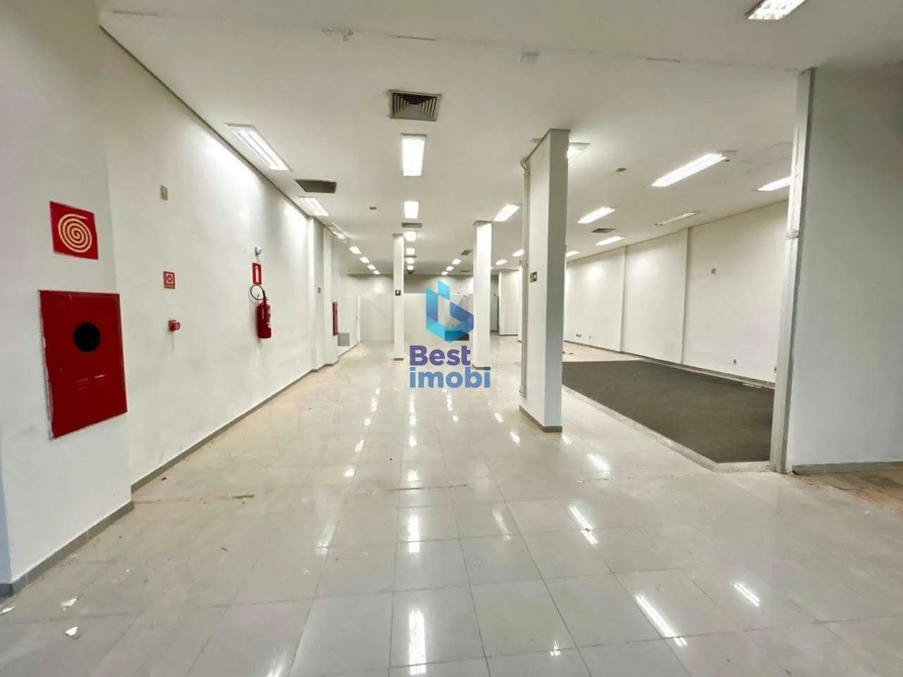 Loja Comercial com 400m2 Estrutura Completa e Excelente Localização - Foto 3