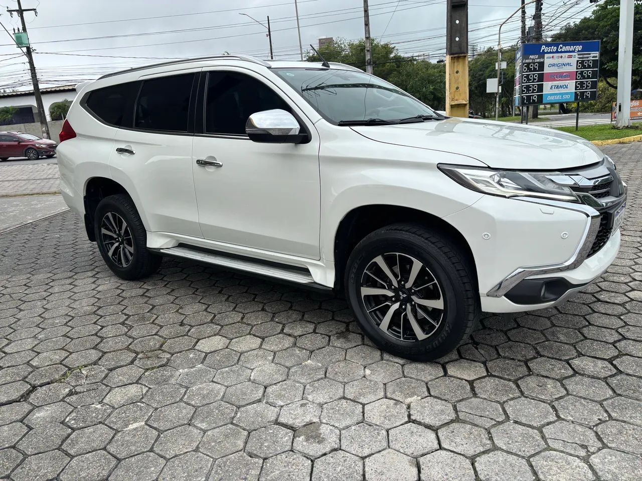 Mitsubishi Pajero 2020