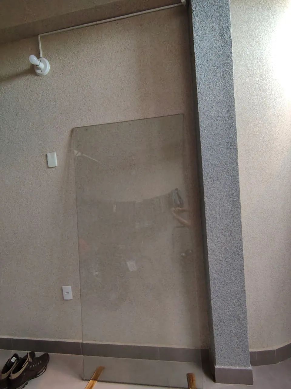 Vidro para mesa bem conservada ( vidro e grosso bem resistente)