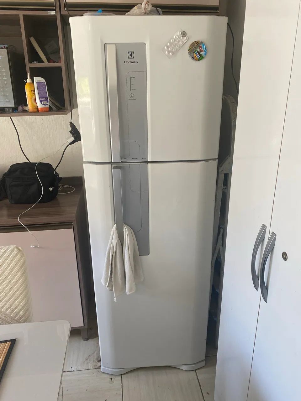 Geladeira Electrolux com  defeito - Foto 4