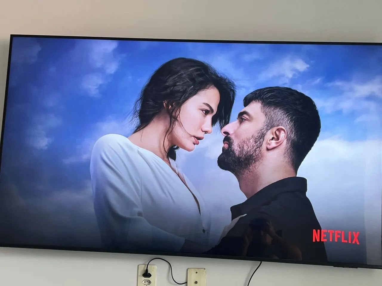 TV Samsung 75 polegadas apenas 4 meses de uso - Foto 2
