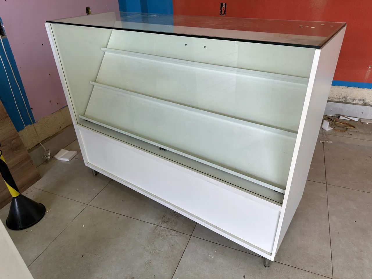 Vitrine de MDF com vidro  - Foto 3