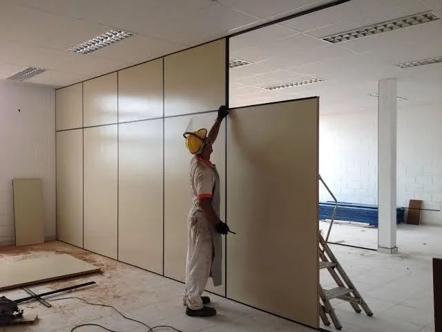 DIVISÓRIA EM EUCATEX NA PROMOÇÃO