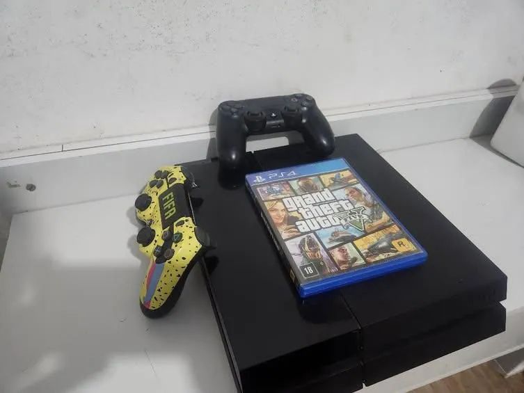 PS4 1 TB COM JOGOS E CONTROLE