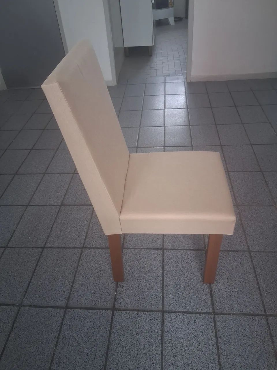 Vendo cadeiras de sala de jantar.