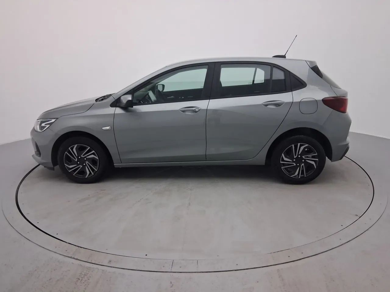 Chevrolet Onix Hatch LT 1.0 12V TB Flex Mec. 4P, foto 2 de 18