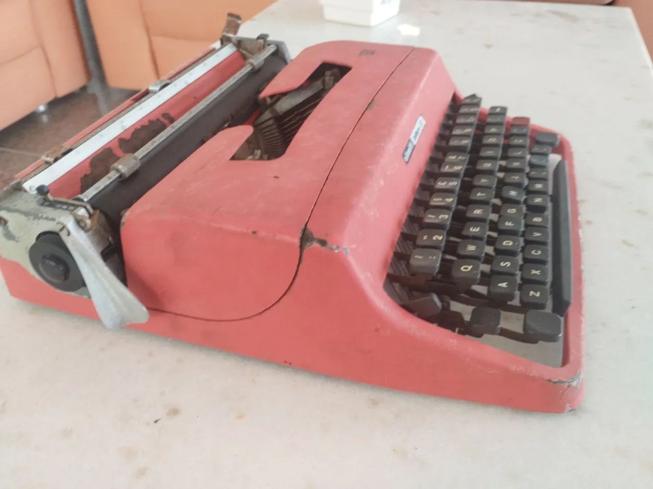Máquina de escrever antiga  - Foto 3