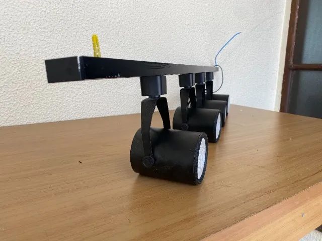 Trilho de Iluminação com 4 Spots - Foto 5