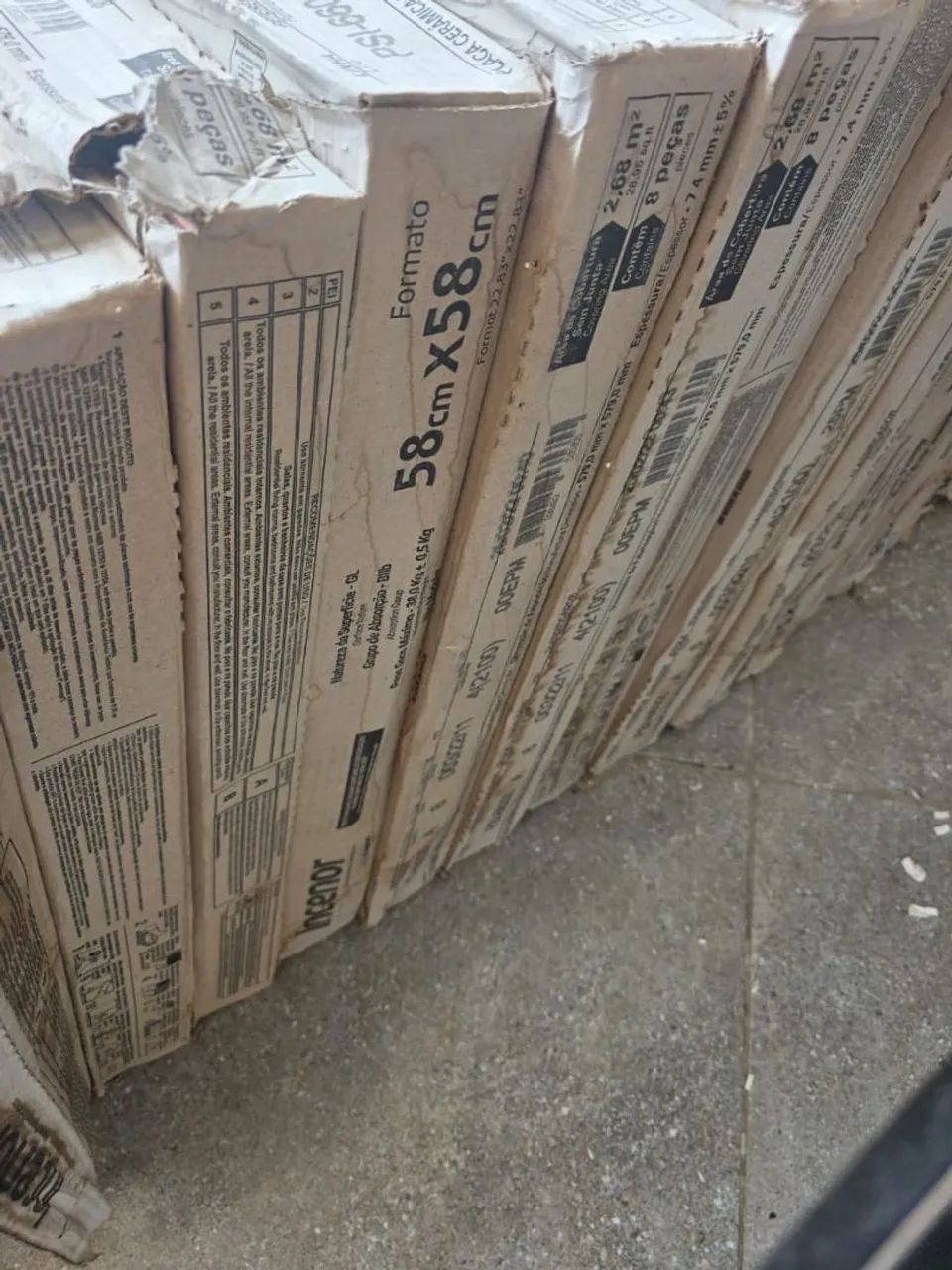 Vendo 332m de piso antiderrapante  incenor! 58×58cm .Sai a 20 reais o metro.