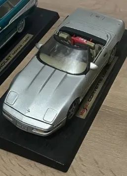 Miniatura LT4 Conversível 1996 - Maisto 1/18 Prata - Foto 2