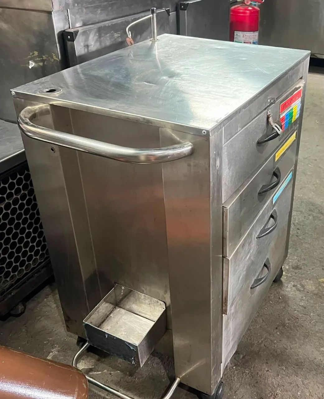 Carrinho inox auxiliar para clinicas - Foto 3